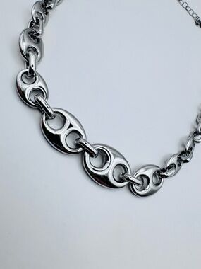On 34th Classic Silver Tone Puffed Mariner Graduated Link Necklace